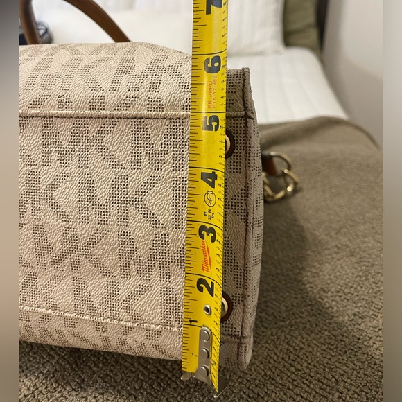 Michael Kors large purse - Picture 15 of 15